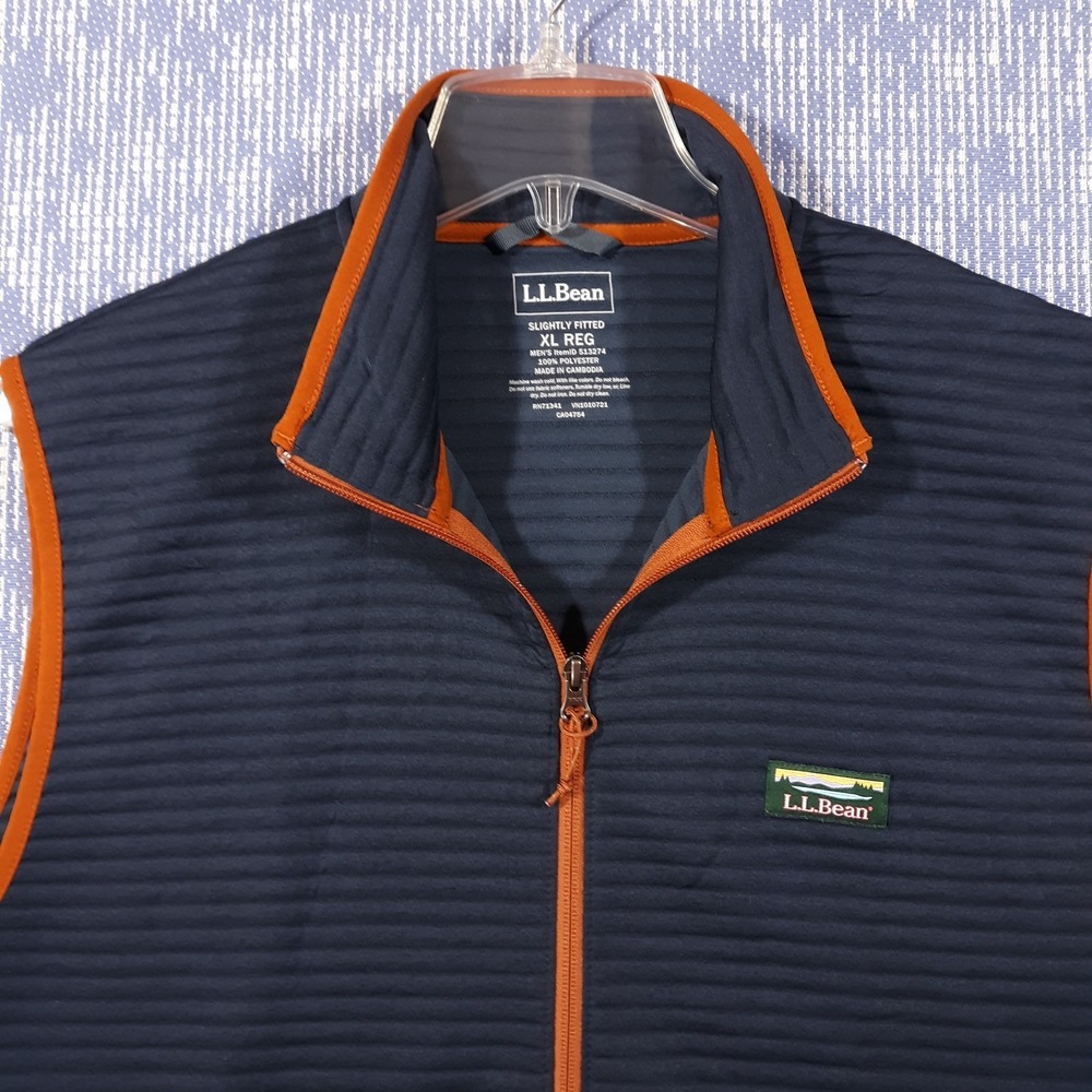 L.L. Bean Vest Mens XL Slightly Fitted Full Zip Blue Outdoor Travel Hiking - Picture 2 of 9